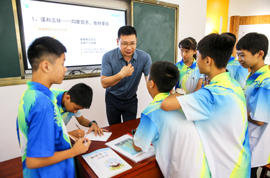 江西中医药大学：中医药文化走进红谷滩区碟子湖学校