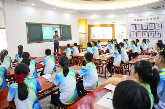 江西中医药大学:中医药文化走进红谷滩区碟子湖学校