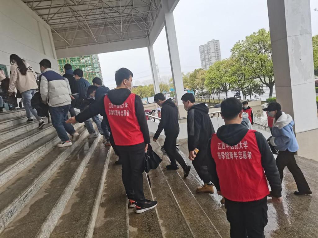 药学院开展“学雷锋”志愿服务系列活动
