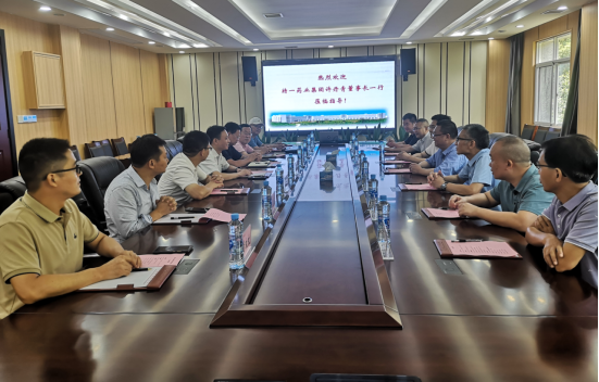 ​广东特一药业集团董事长许丹青一行来校洽谈校企合作