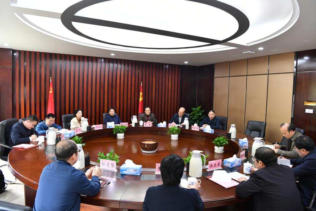 省政协常委、教科卫体委员会主任洪三国一行来校调研