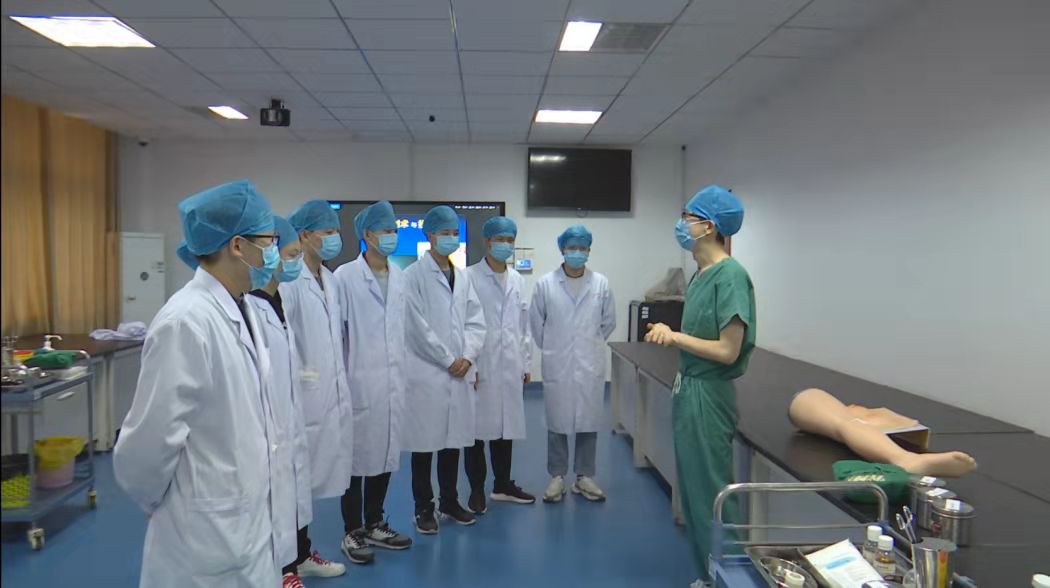 临床医学院举办医学生临床技能操作实训