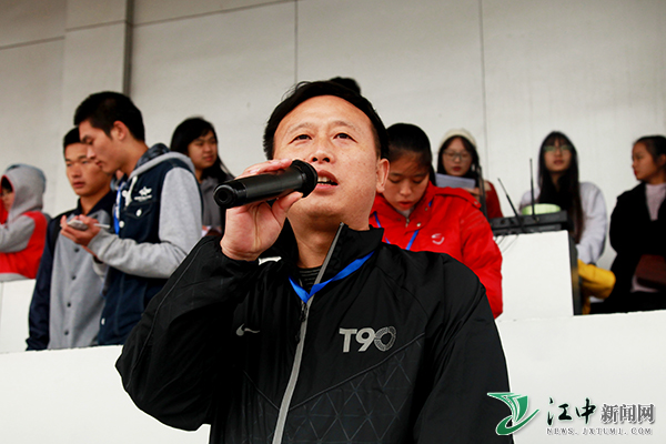 以我之声带动全场―临时解说员杨松涛